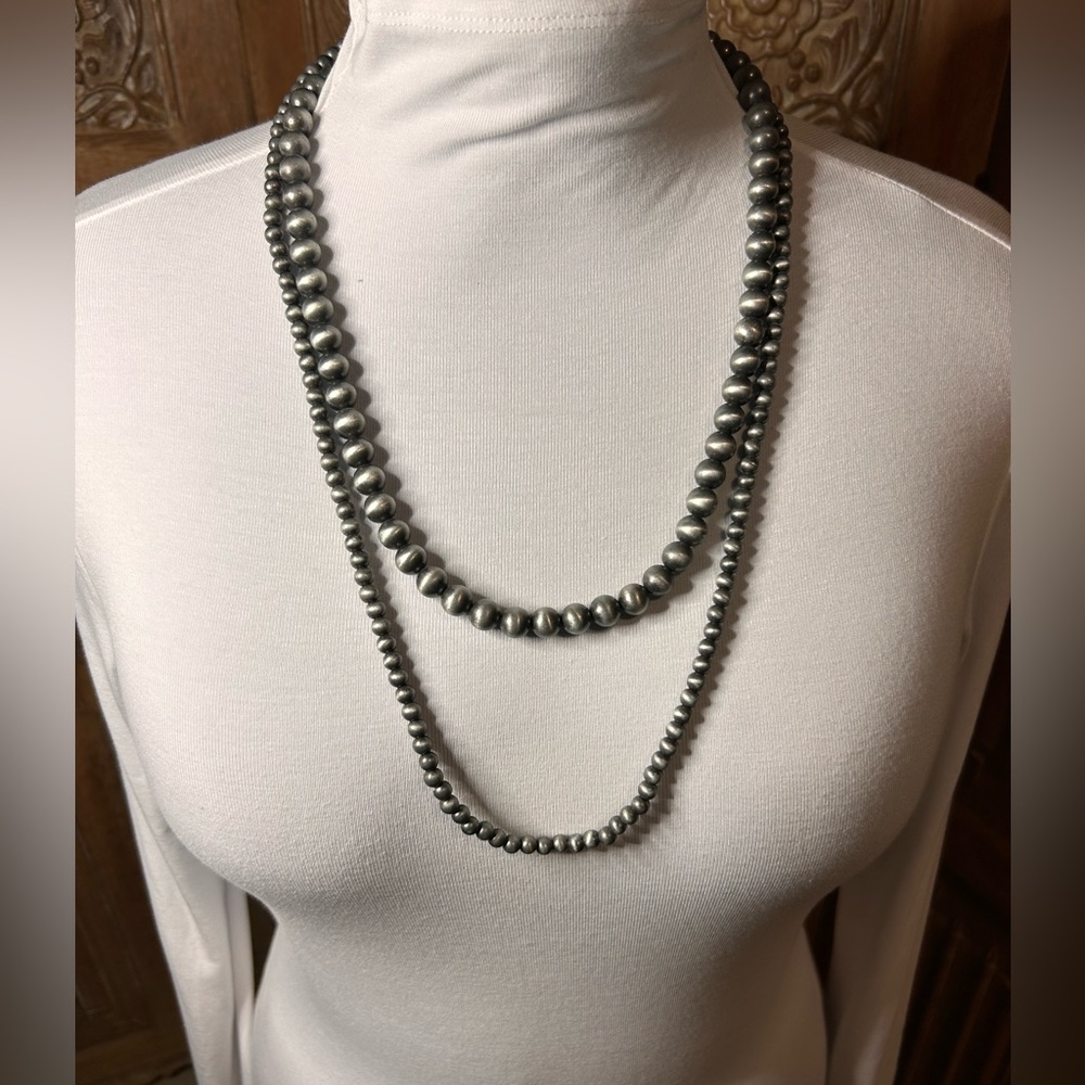 Gray/silver Necklace 24 in/30 in